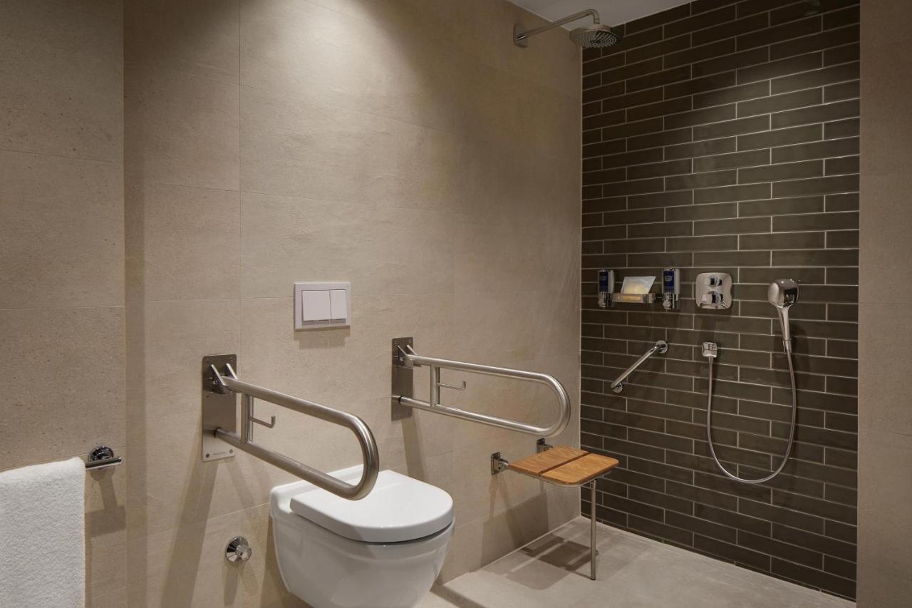 Four Points By Sheraton Prishtina City Pristina Exteriör bild