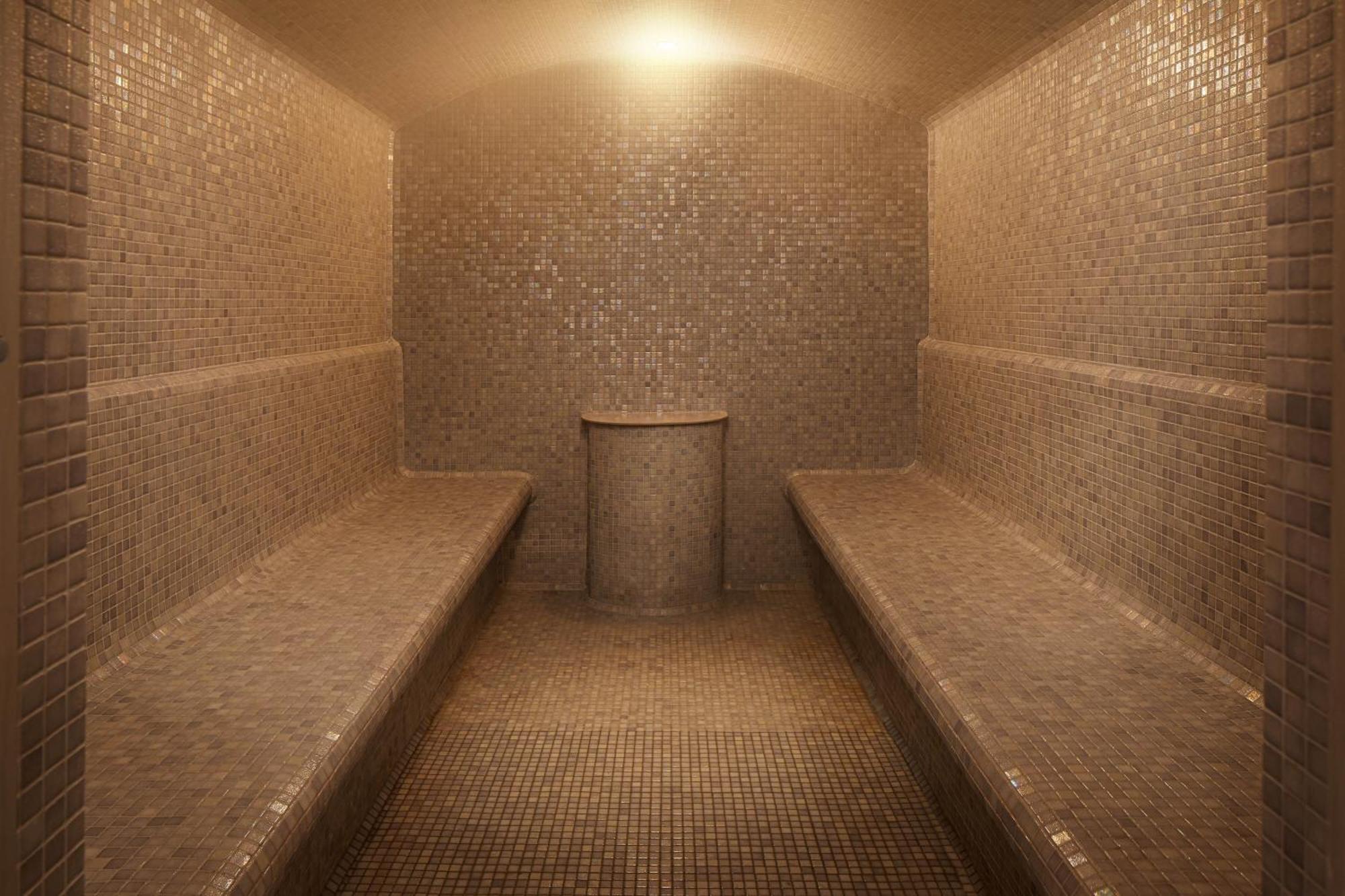 Four Points By Sheraton Prishtina City Pristina Exteriör bild