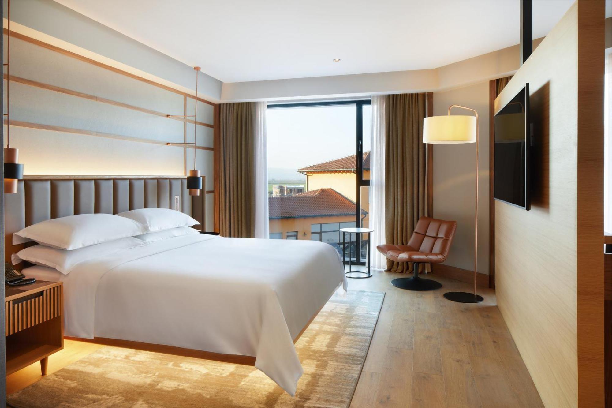 Four Points By Sheraton Prishtina City Pristina Exteriör bild