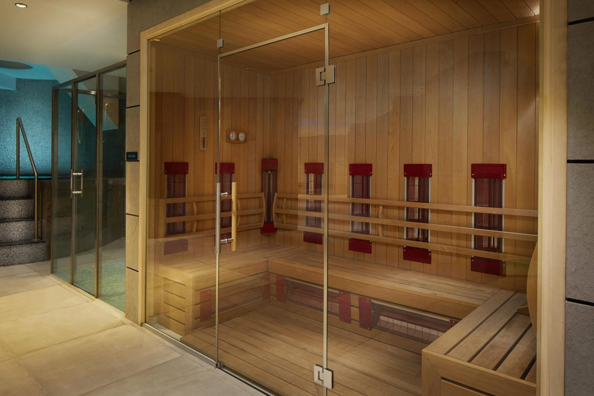 Four Points By Sheraton Prishtina City Pristina Exteriör bild