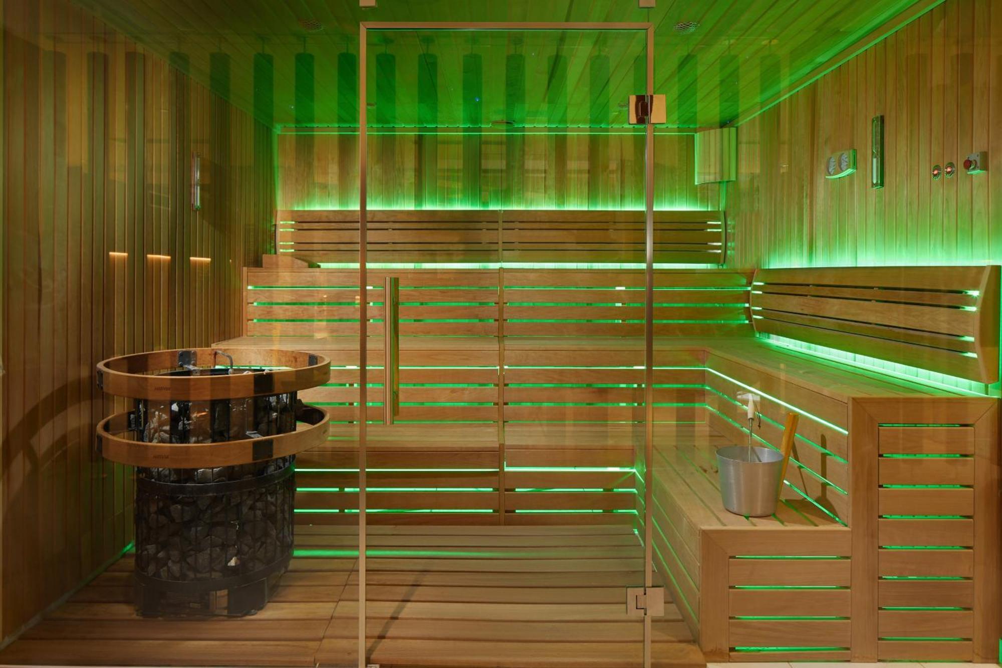 Four Points By Sheraton Prishtina City Pristina Exteriör bild