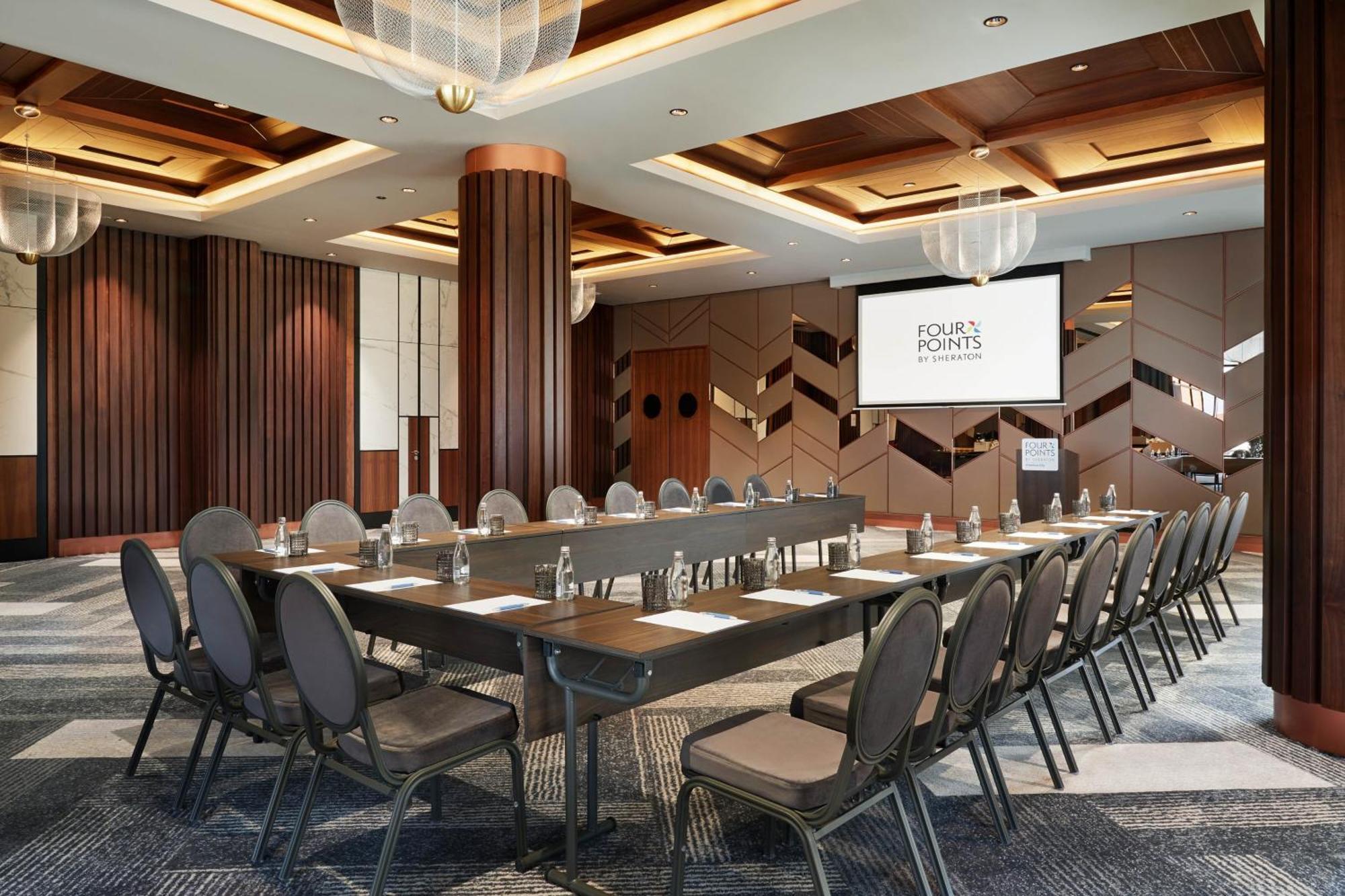 Four Points By Sheraton Prishtina City Pristina Exteriör bild